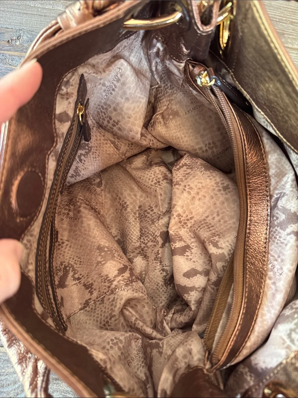 B Makowski Alice copper bronze pebbled leather, gold tone hardware hobo  bag EUC